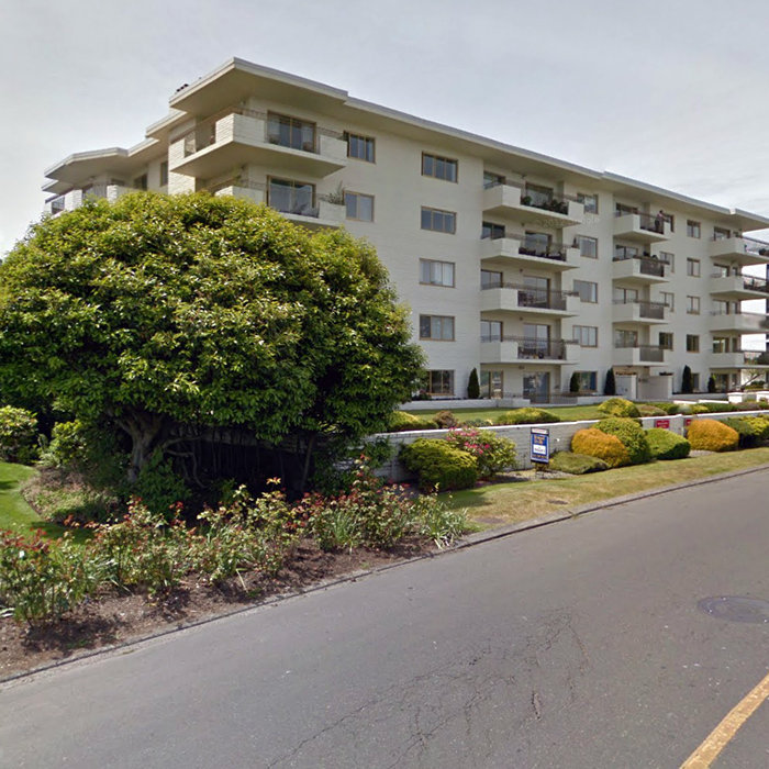 Photo 2 — click to view 1440 Beach photo 2