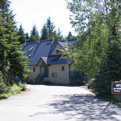 Wayside Condominiums photo 3