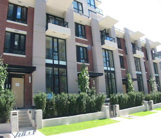 Yaletown Park 1 photo 4