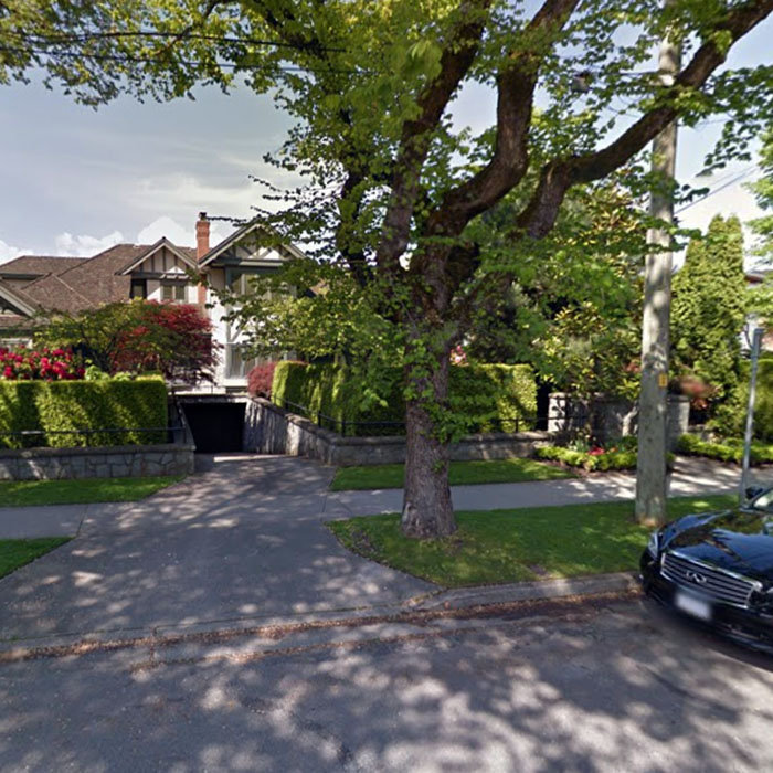 2521 Point Grey photo 3