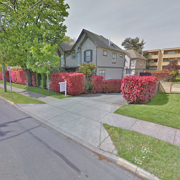 Photo 3 — click to view 1010 Pembroke photo 3