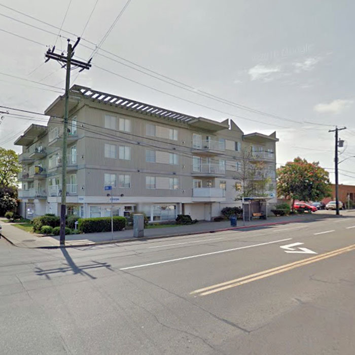 1025 Hillside