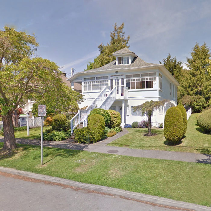1026 Southgate photo 4