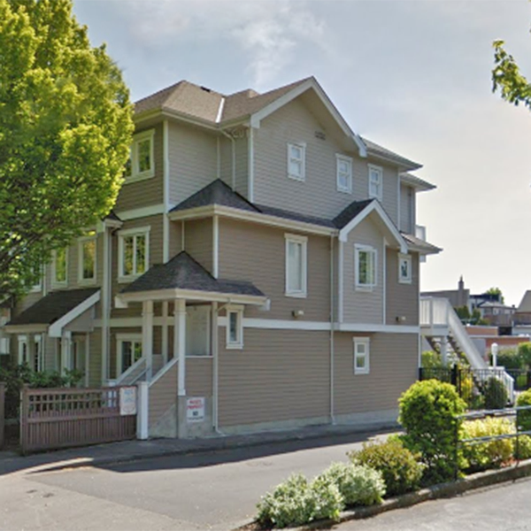 Photo 1 — click to view 1043 Caledonia photo 1