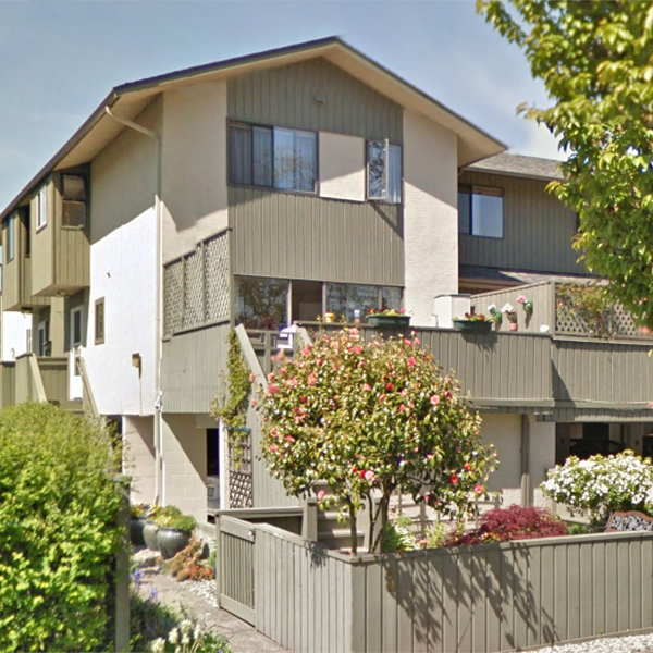 1070 Chamberlain photo 3
