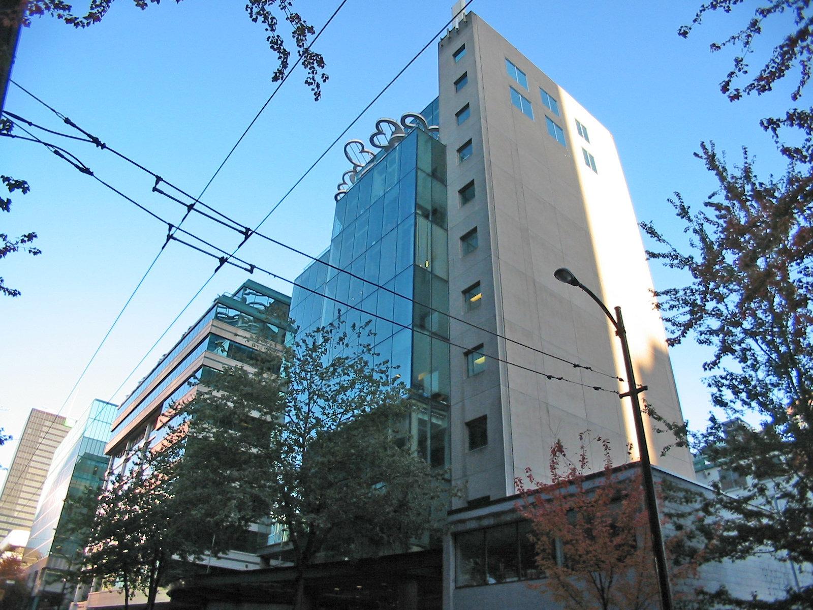 938 Howe - Strata Office Building photo 2