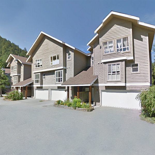 Creekside Village photo 3