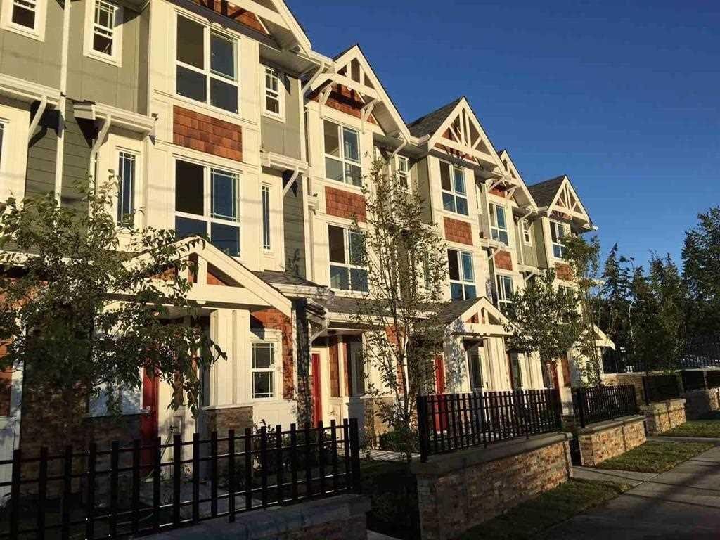 Albion Crossing photo 2