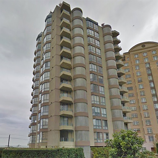Photo 3 — click to view Regatta Pointe photo 3
