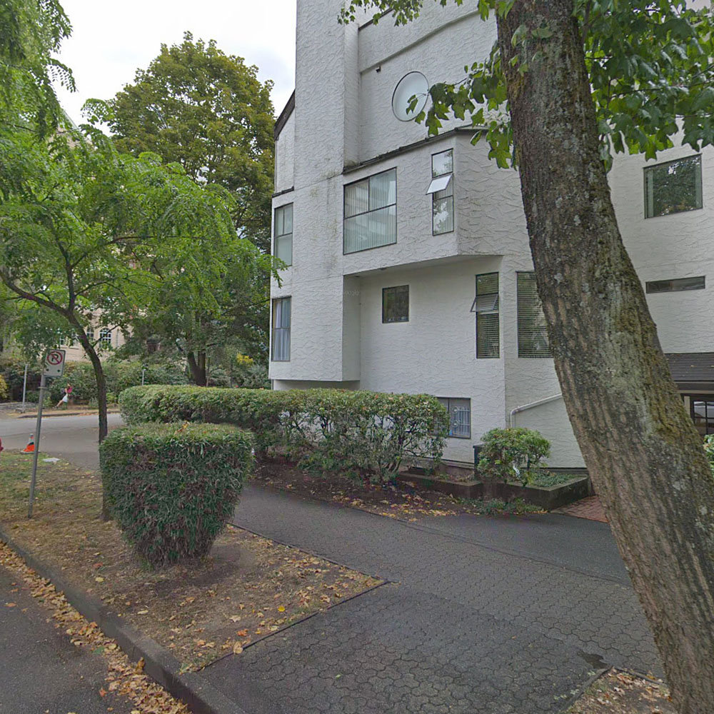 Caroline Court photo 4