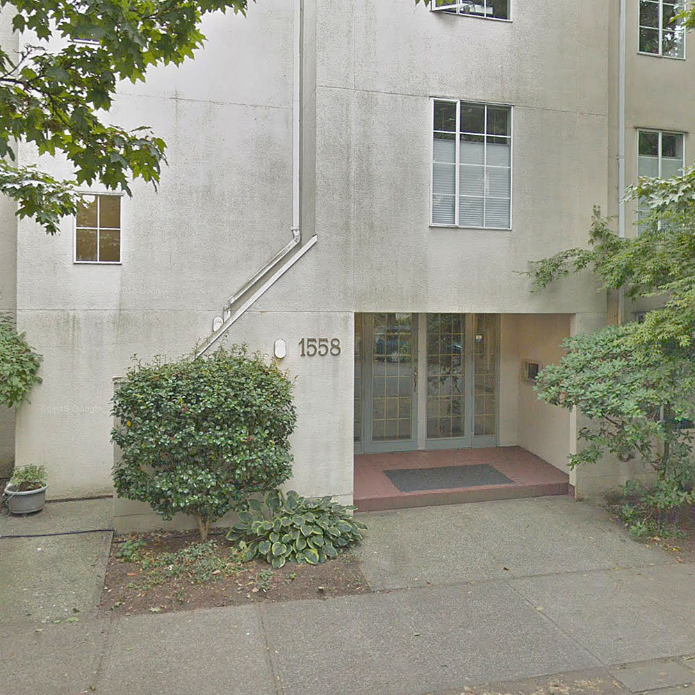 1558 Harwood photo 2