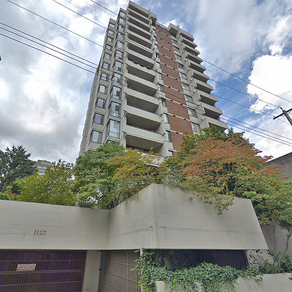 Photo 3 — click to view Barclay Court photo 3