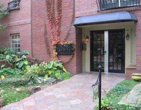 Bourbon Court photo 2