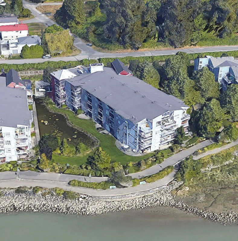 Pilot House At Tugboat Landing photo 3