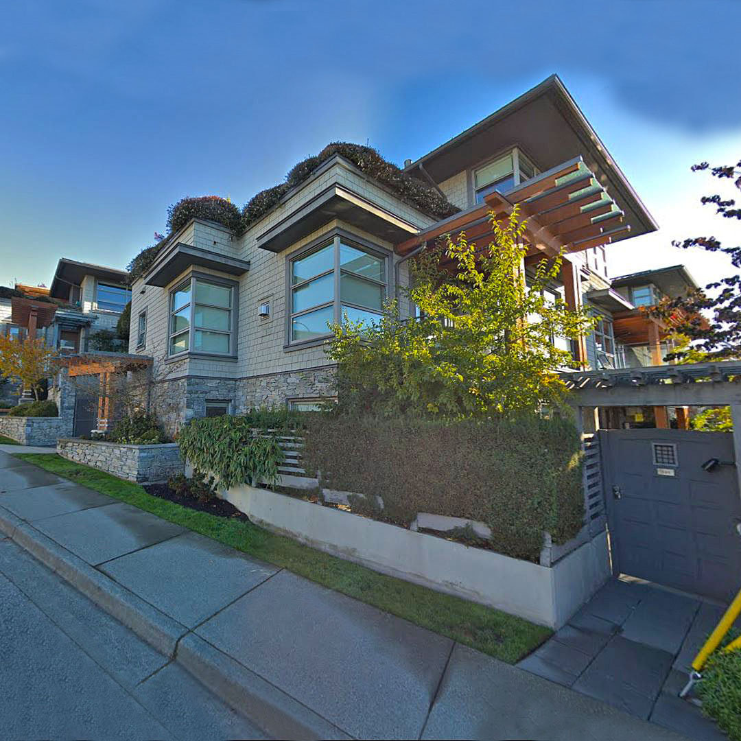 Dundarave Village Point photo 4