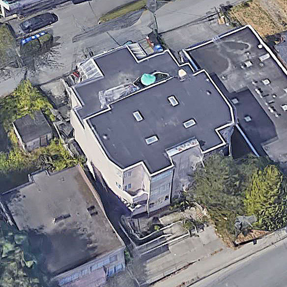 8851 Granville photo 3