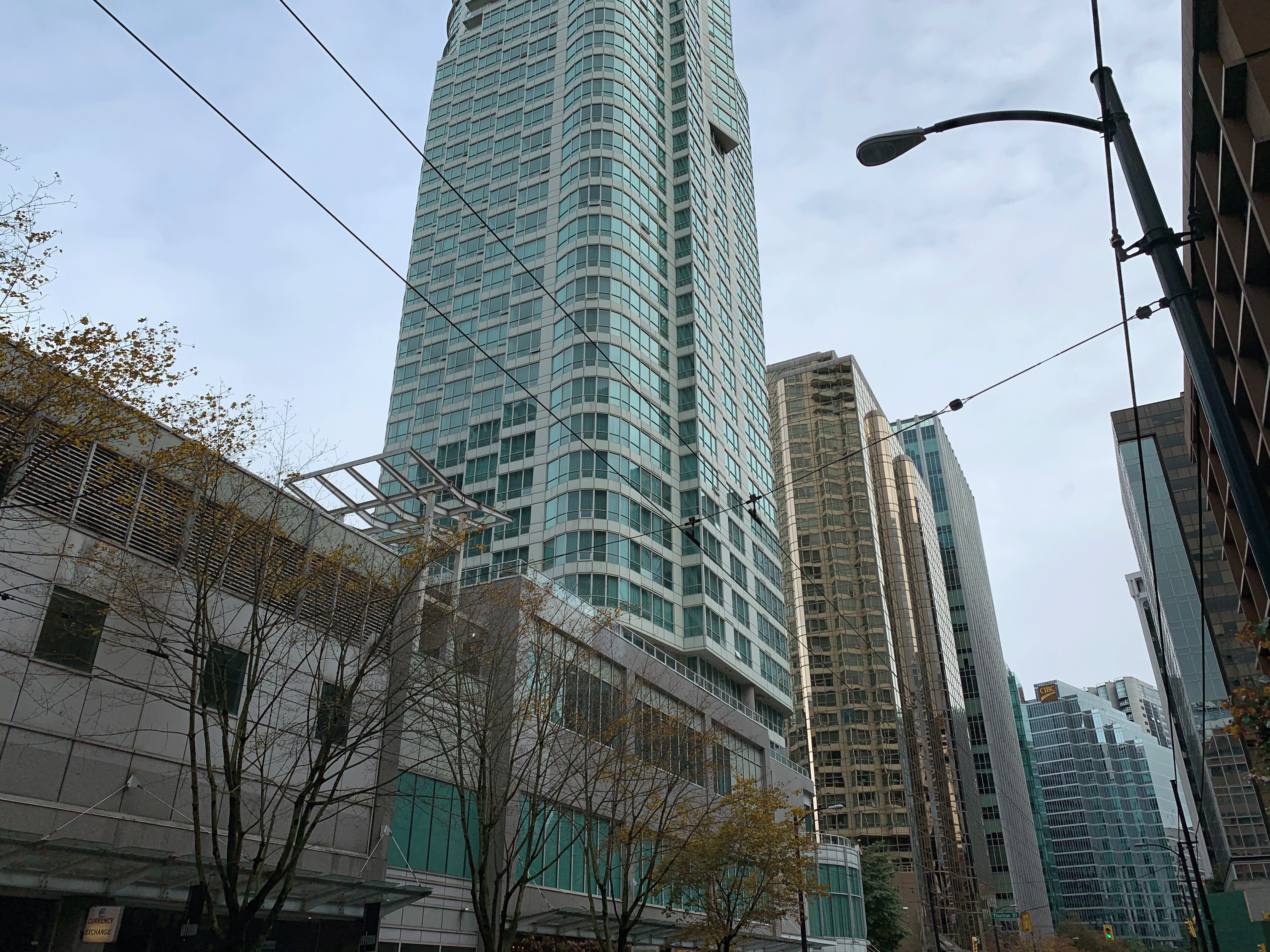 The Vantage photo 3