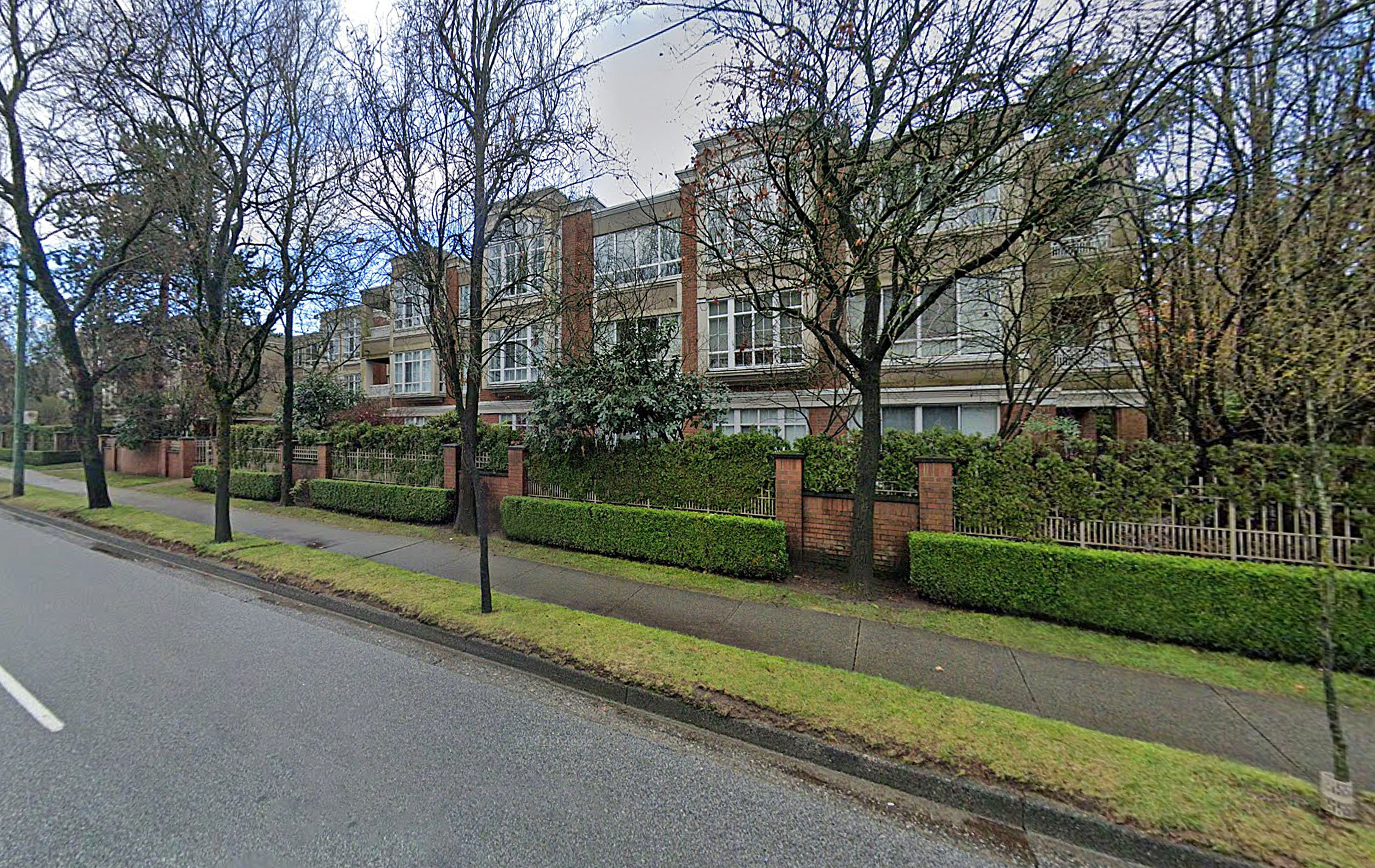 Oak Gardens photo 3