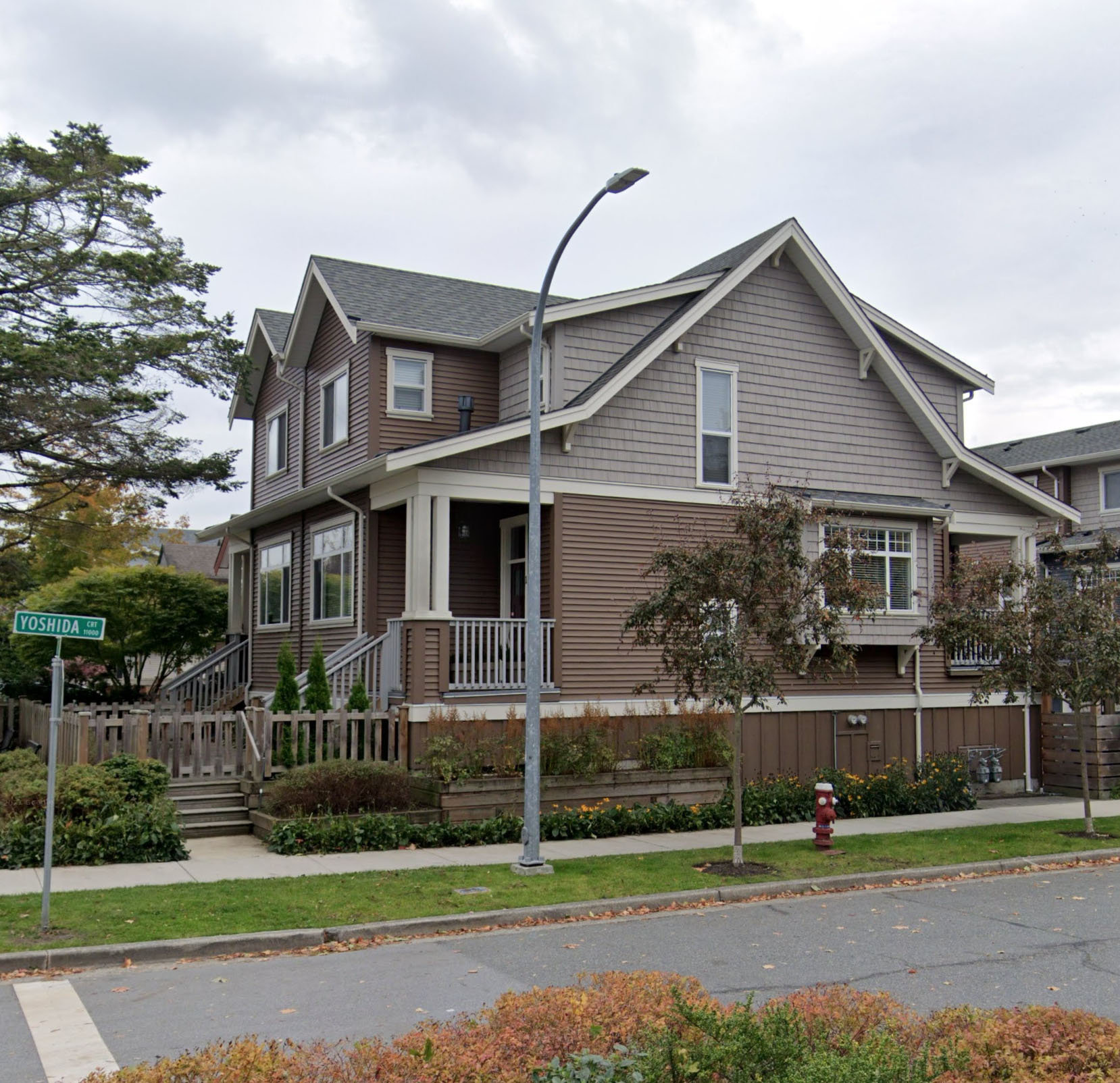 Yoshida Lane photo 3
