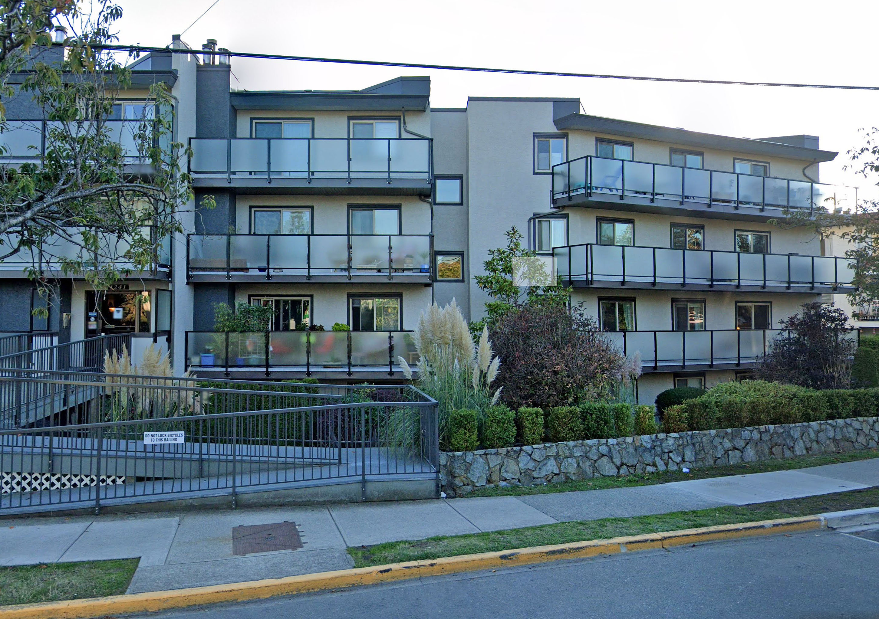 Worthington Court photo 4