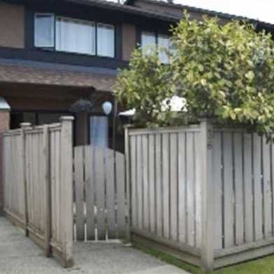 Photo 4 — click to view Edgemere Gardens photo 4
