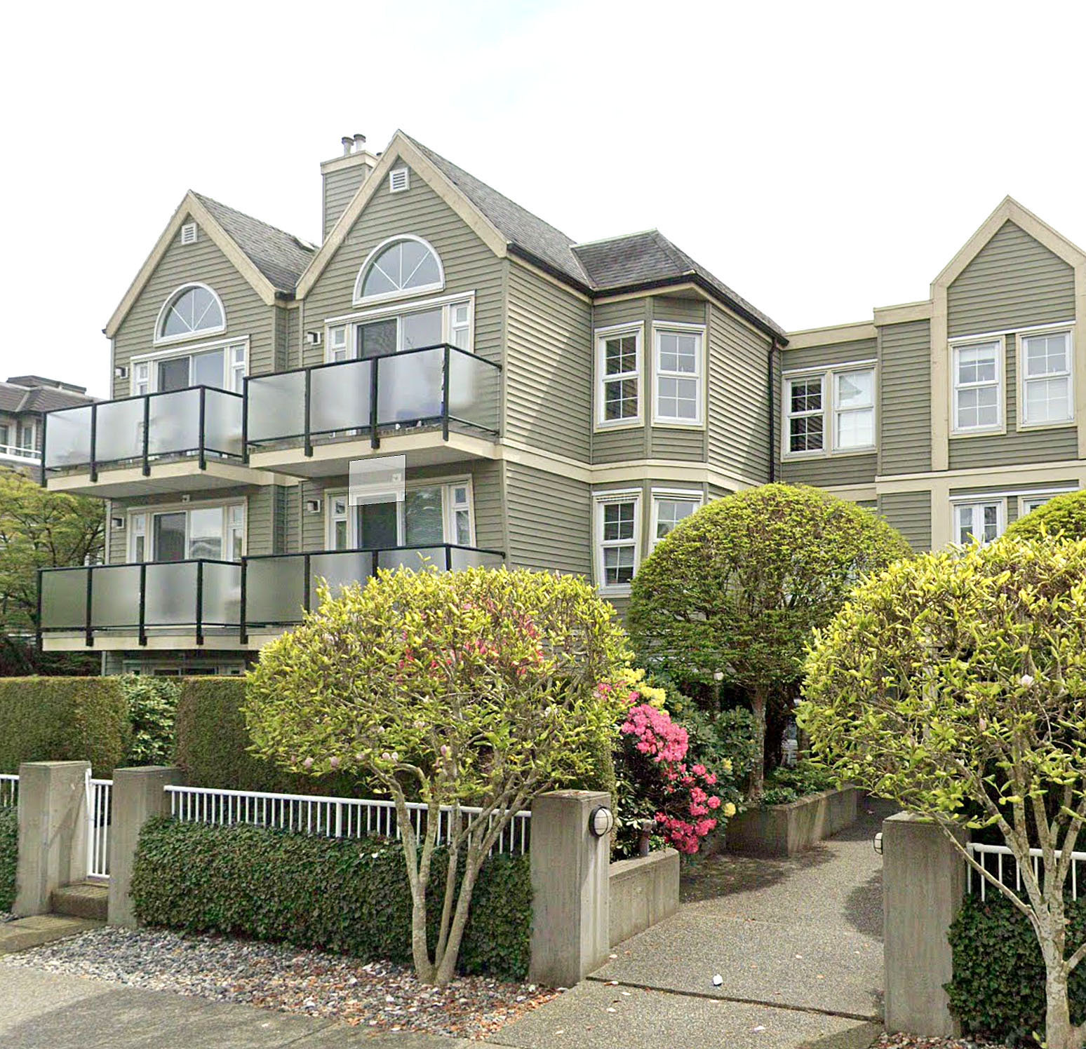 Woodford Place photo 3