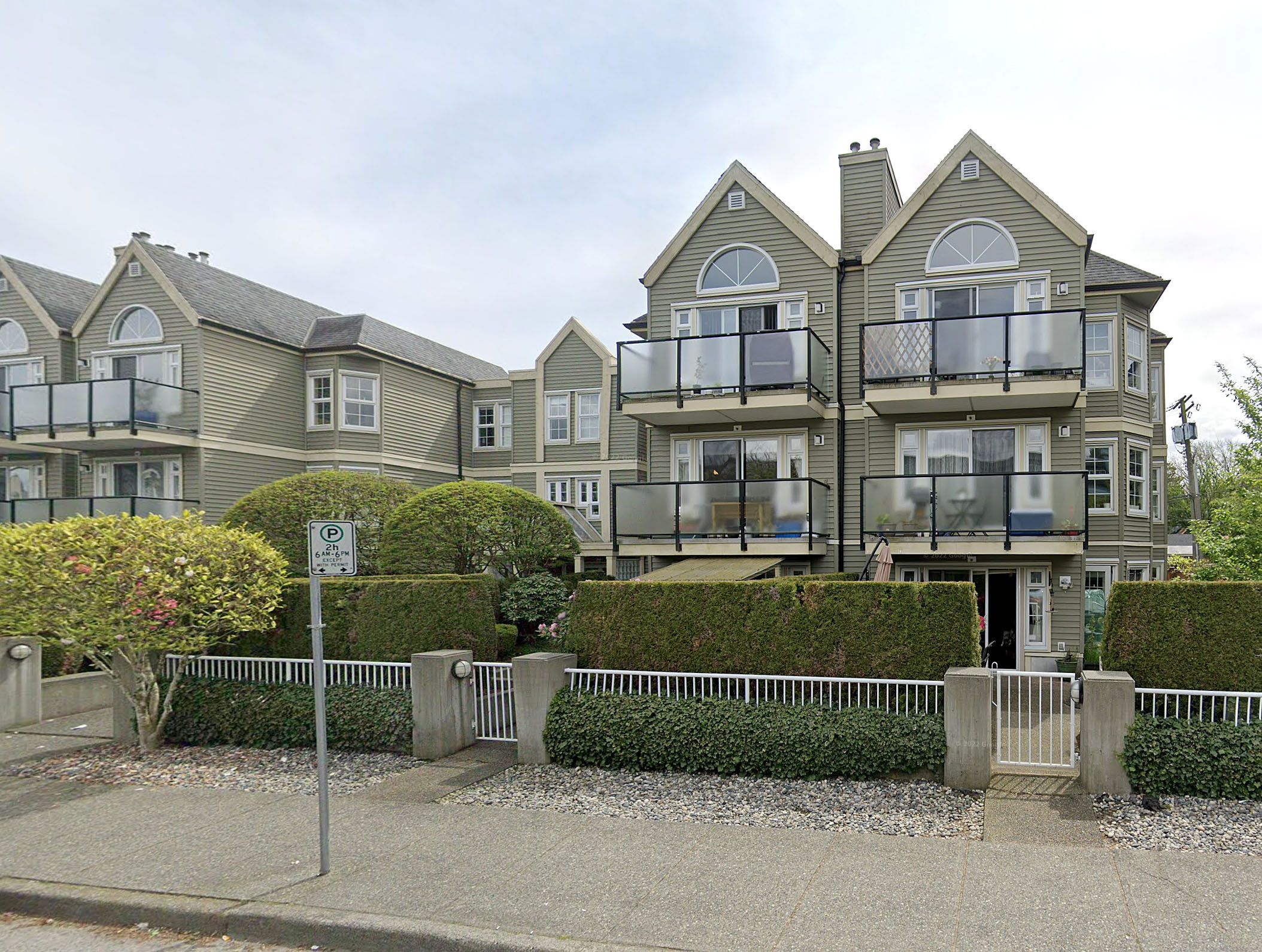 Woodford Place photo 4