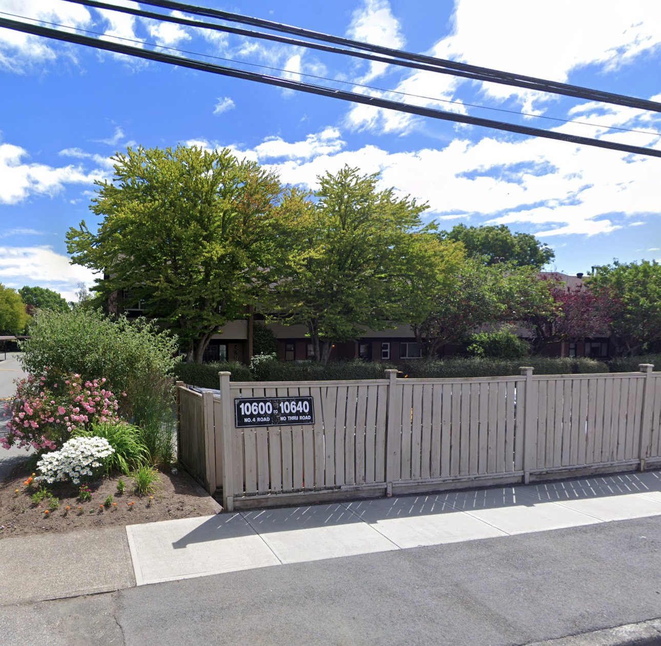 Edgemere Gardens photo 2