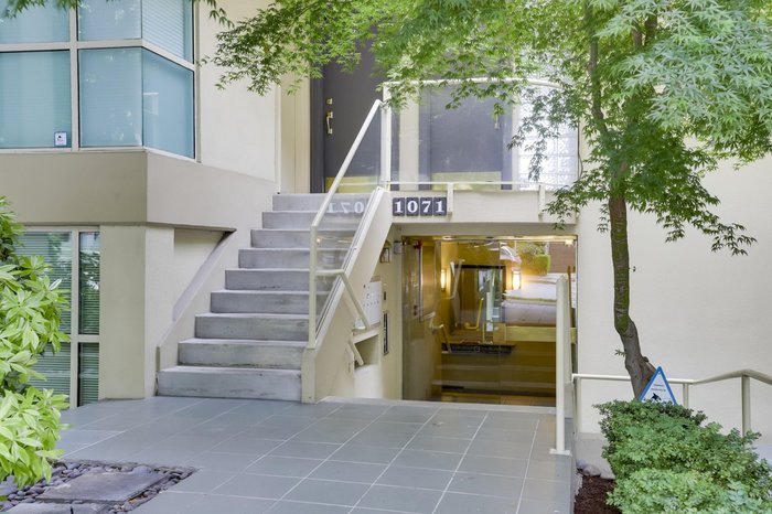 1071 West 7th