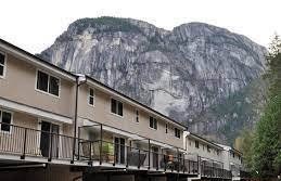 Photo 4 — click to view Valleyview Place photo 4