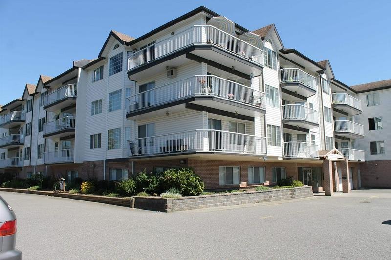 Central Heights Manor photo 2
