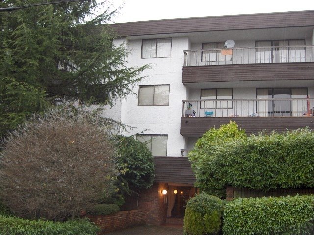 Photo 2 — click to view Cornwall Place photo 2