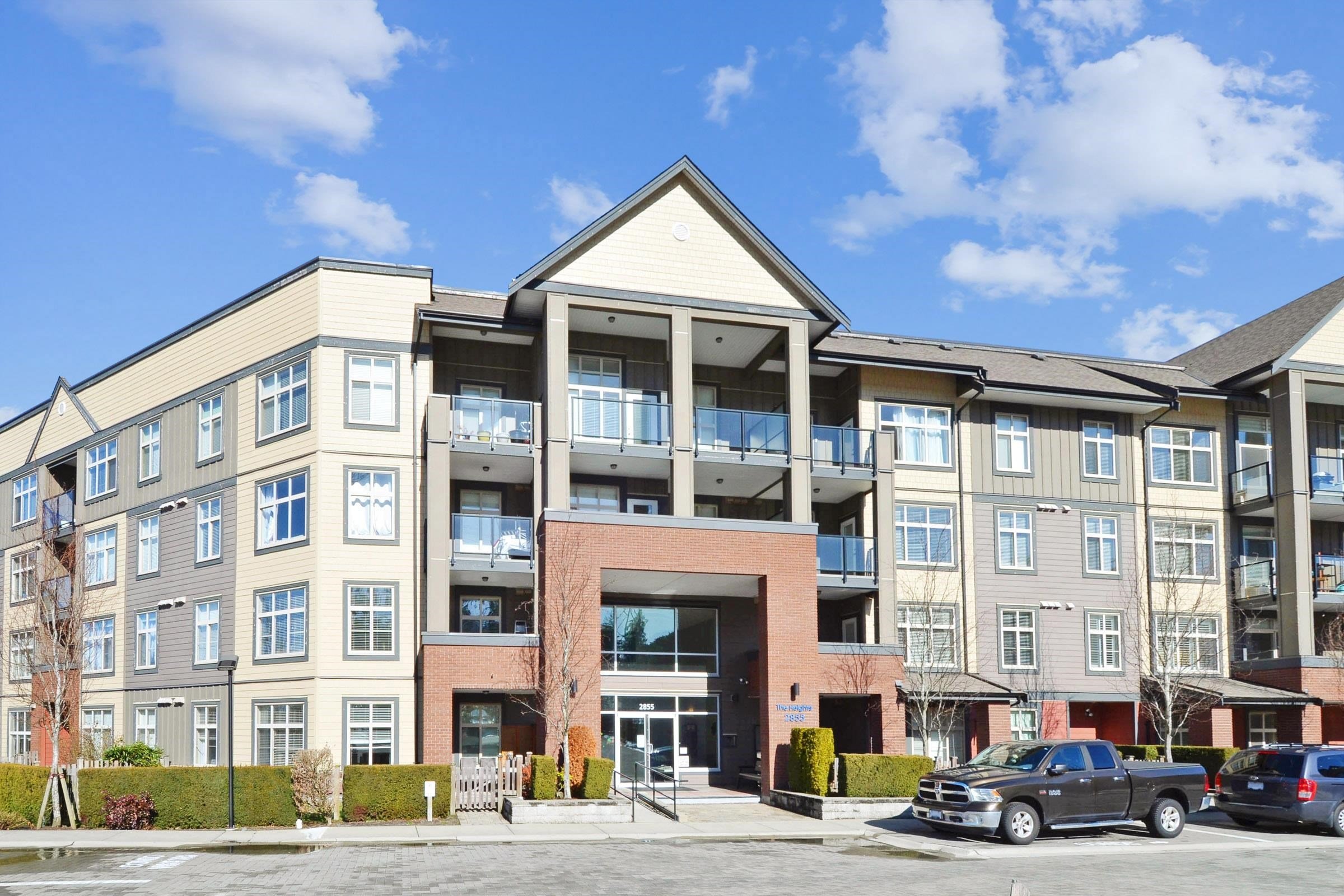 The Heights Condos By Lakewood photo 3