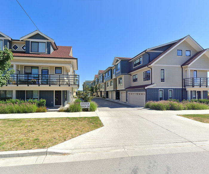 Parc Riviera Mews