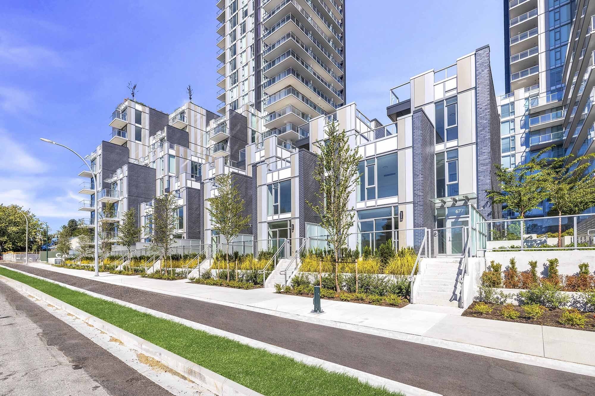 Cambie Gardens - Phase 1 (West Tower) photo 3