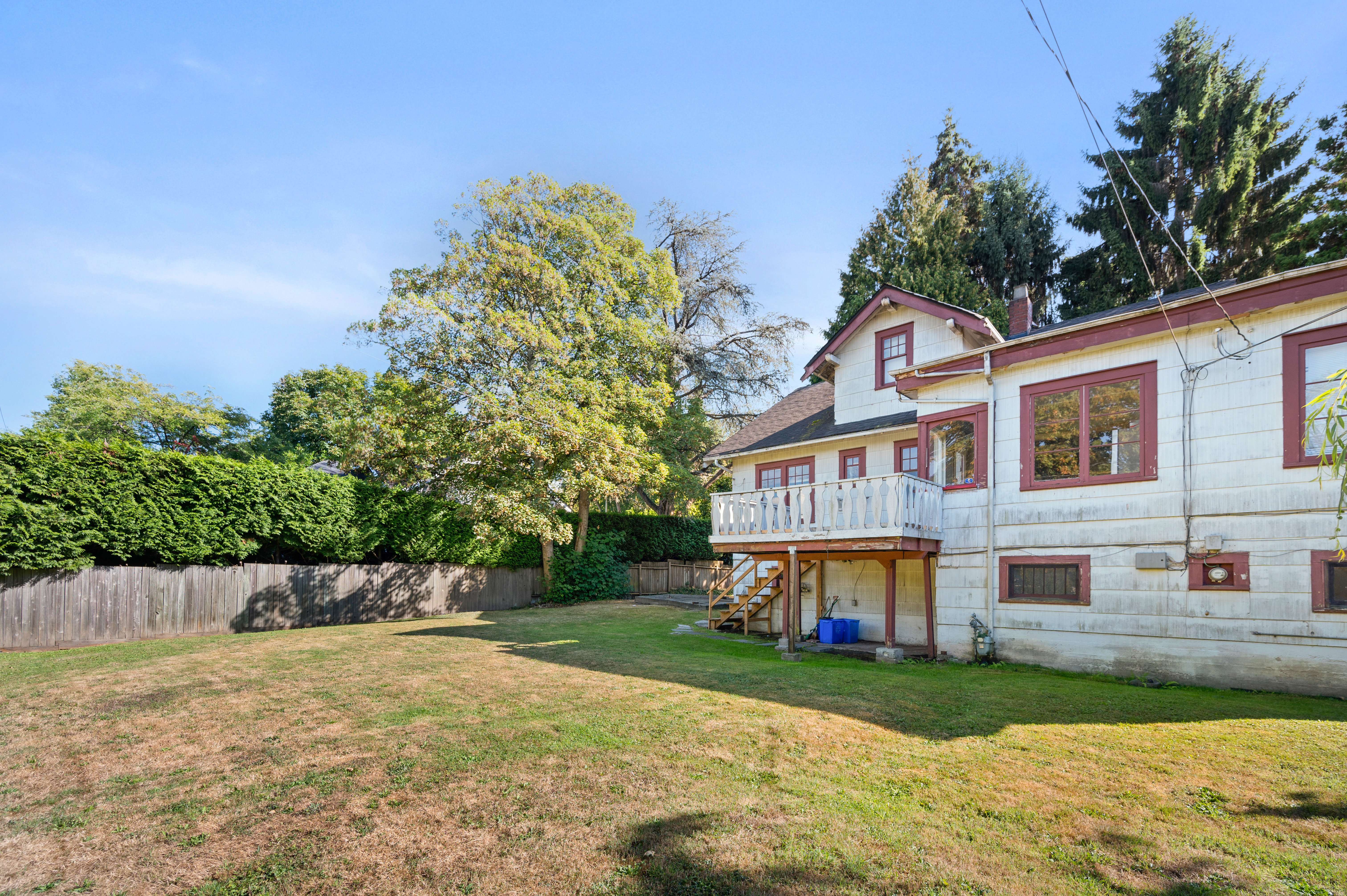 1775 Cedar photo 3