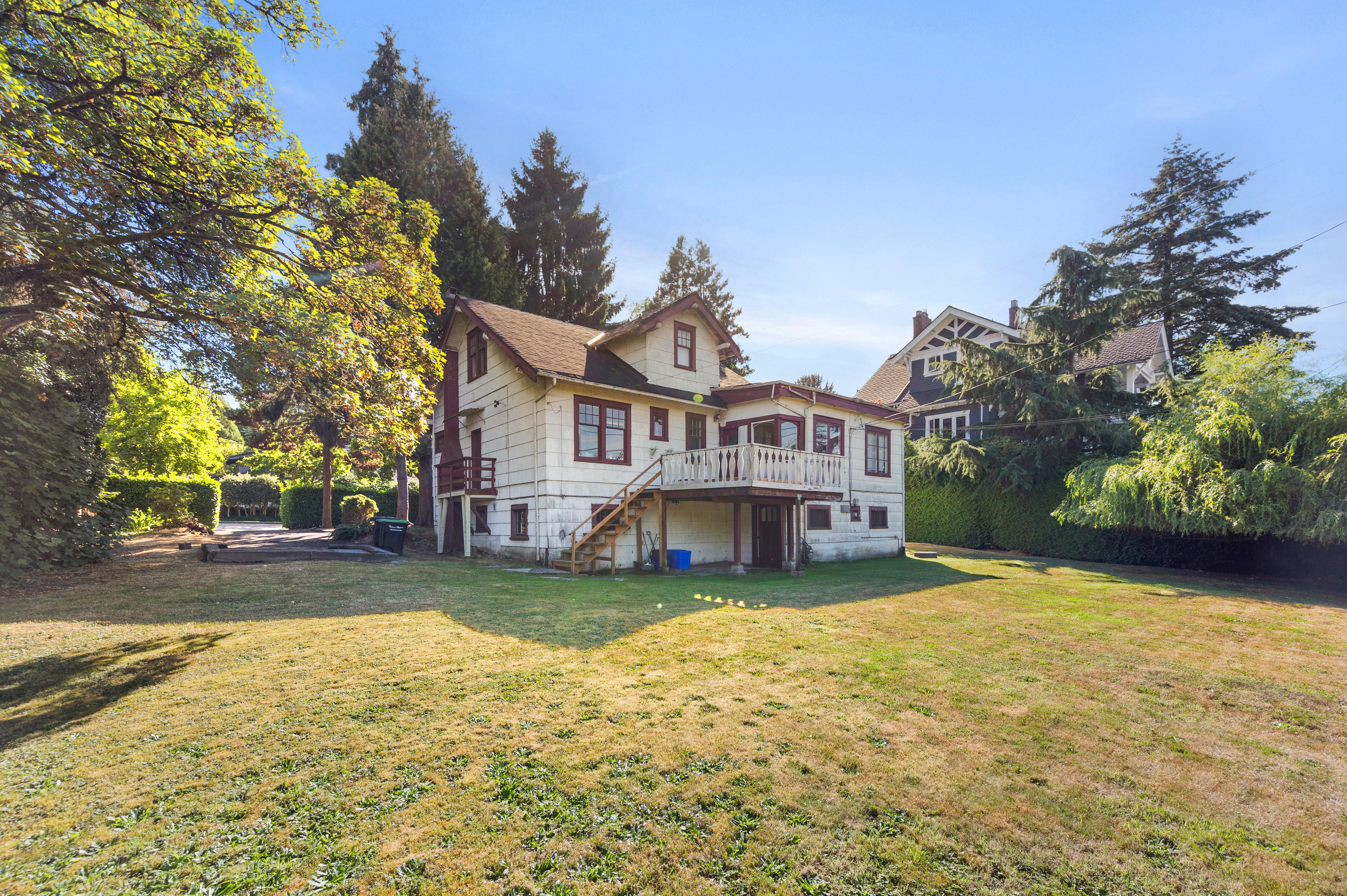 1775 Cedar photo 4