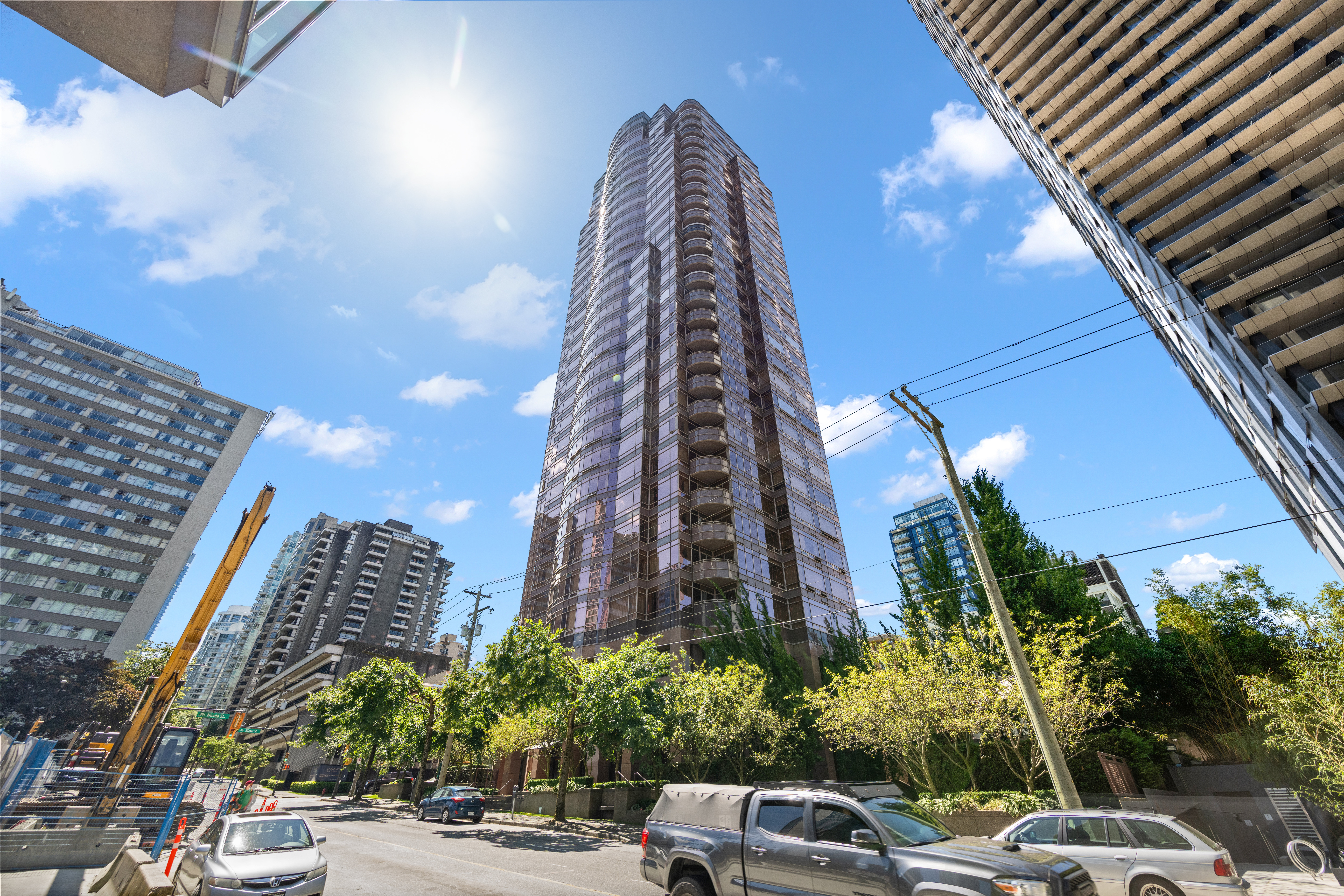 Photo 3 — click to view The Residences At 1500 Alberni photo 3