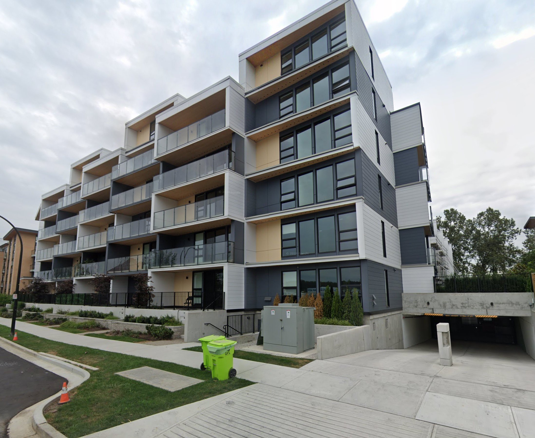 Photo 2 — click to view Timber House by Aragon photo 2