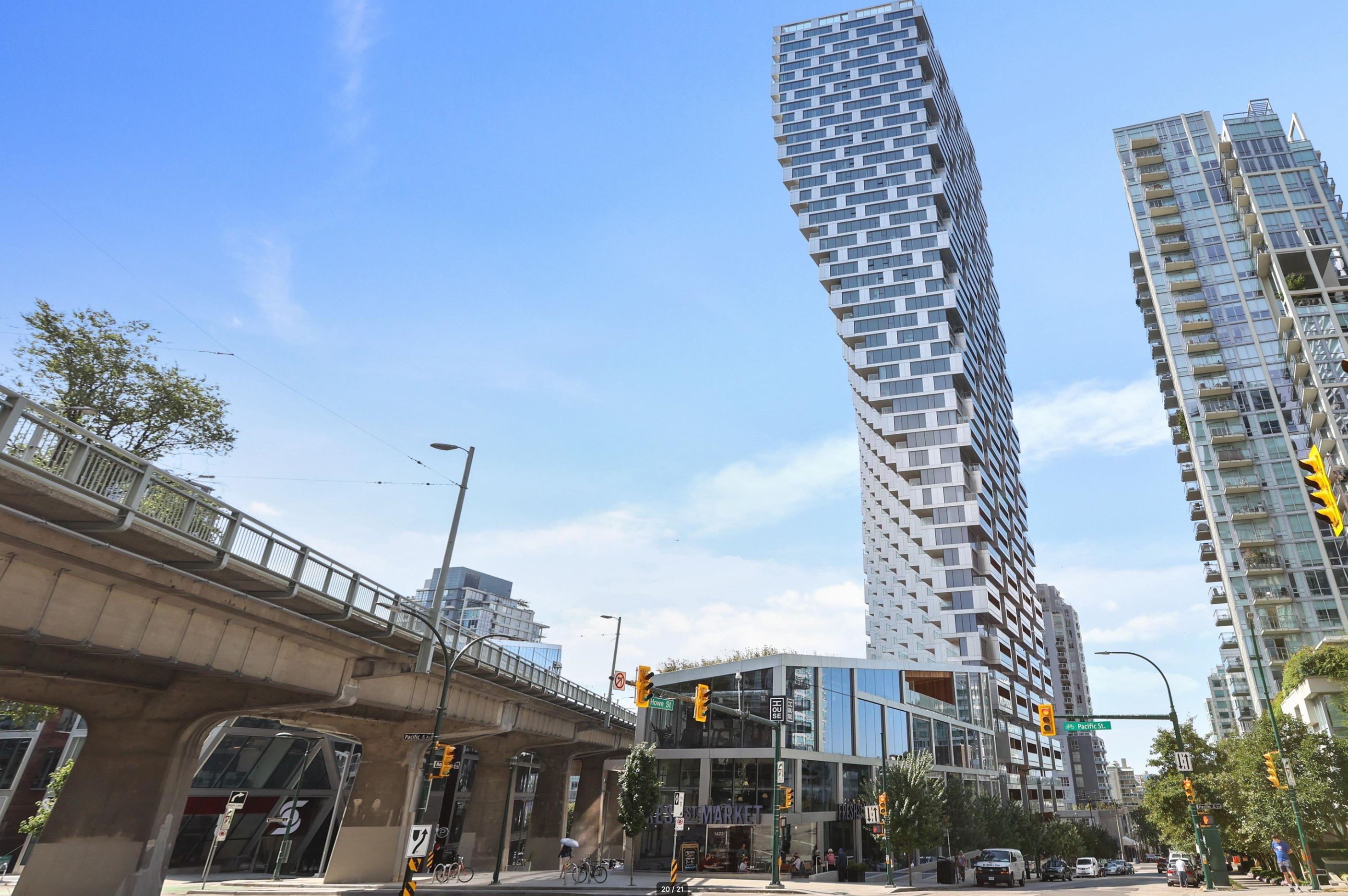 Vancouver House photo 2