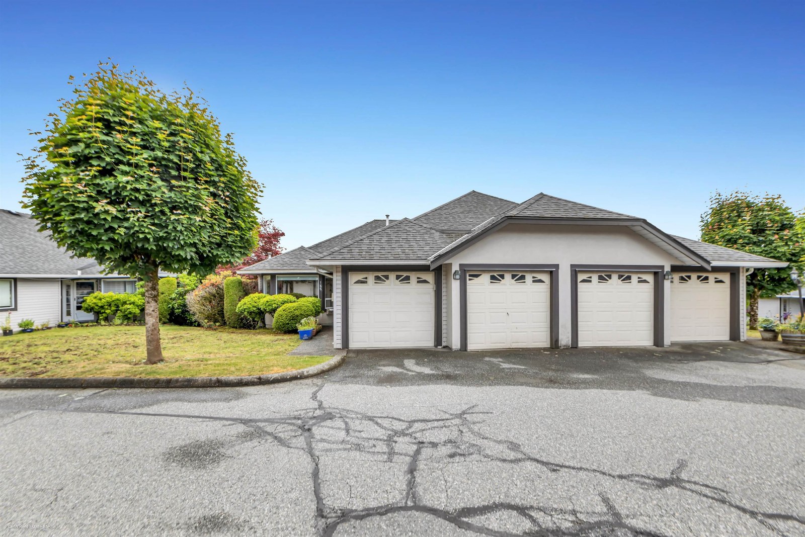 Photo 1 — click to view Southpoint Ridge photo 1