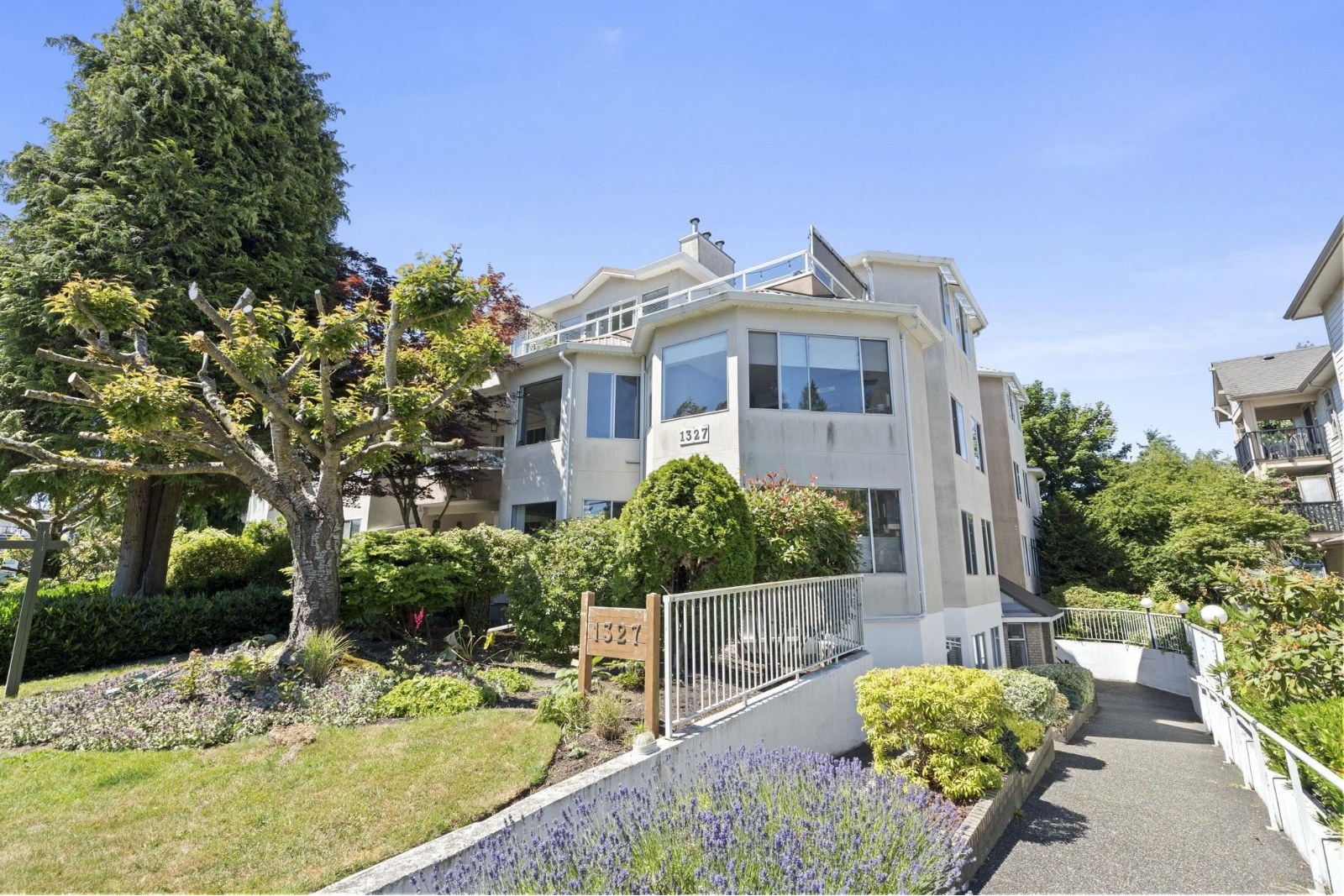 Chestnut Manor