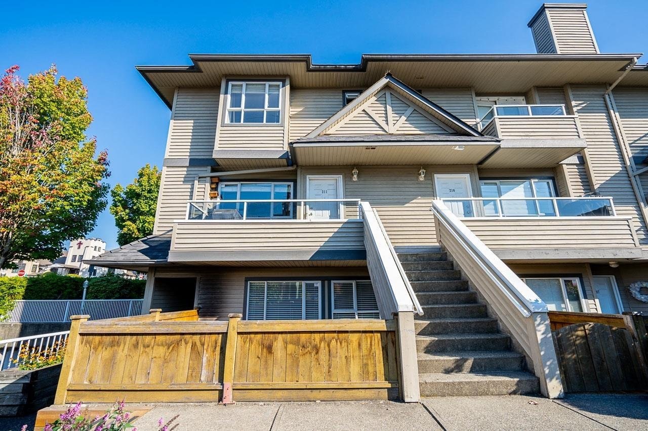 Photo 1 — click to view Evansbrook Estates photo 1