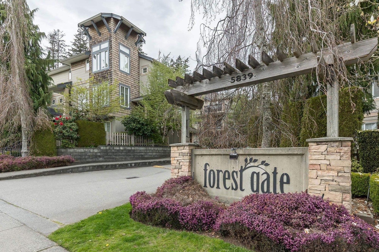 Meadowbrook Est.